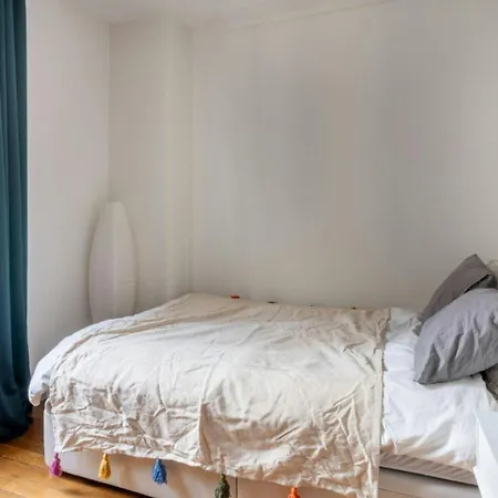 Breathtaking 2bd Modern Montparnasse Paris